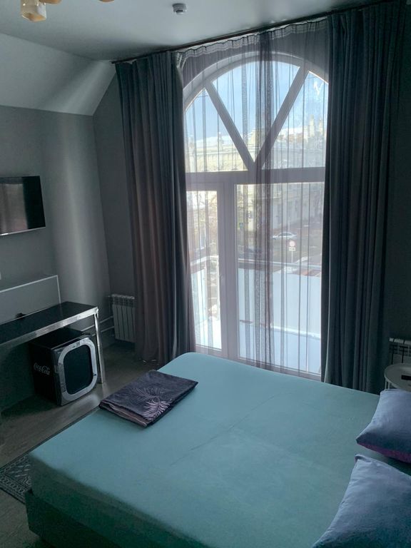 Двухместный номер с 1 кроватью Полулюкс с выходом на балкон с видом на город