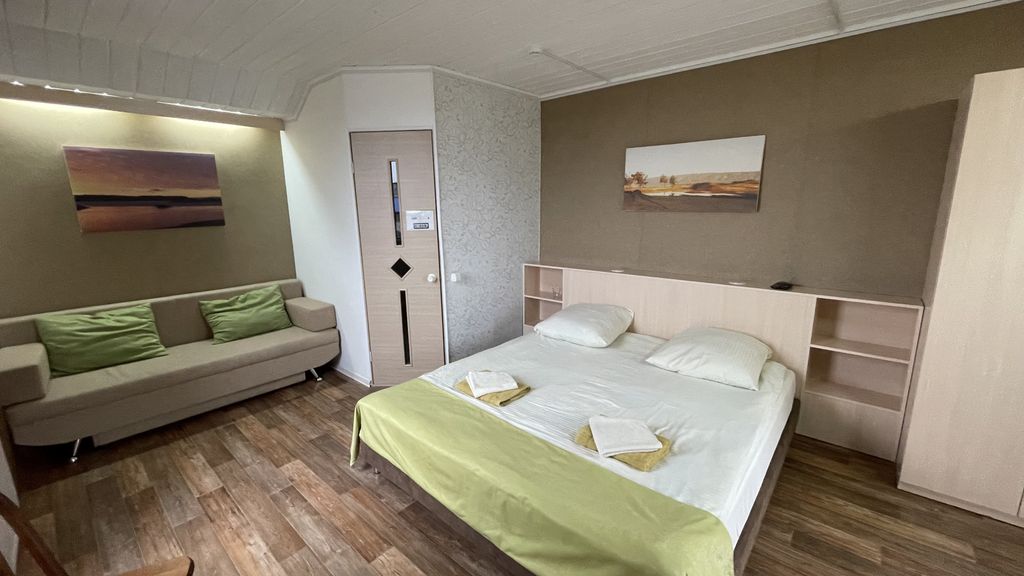 Четырёхместный номер полулюкс