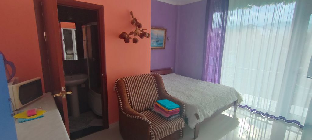 Трёхместный номер улучшенный с видом на море