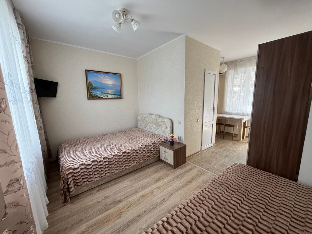 Семейный номер люкс с видом на горы