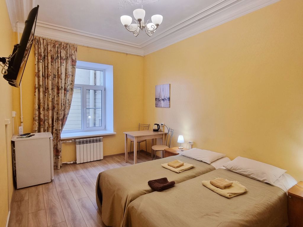 Четырёхместный с общей ванной комнатой