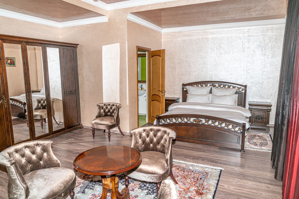 Трёхместный номер полулюкс