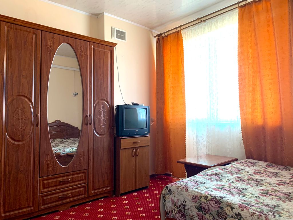 Трёхместный номер стандарт с видом на море