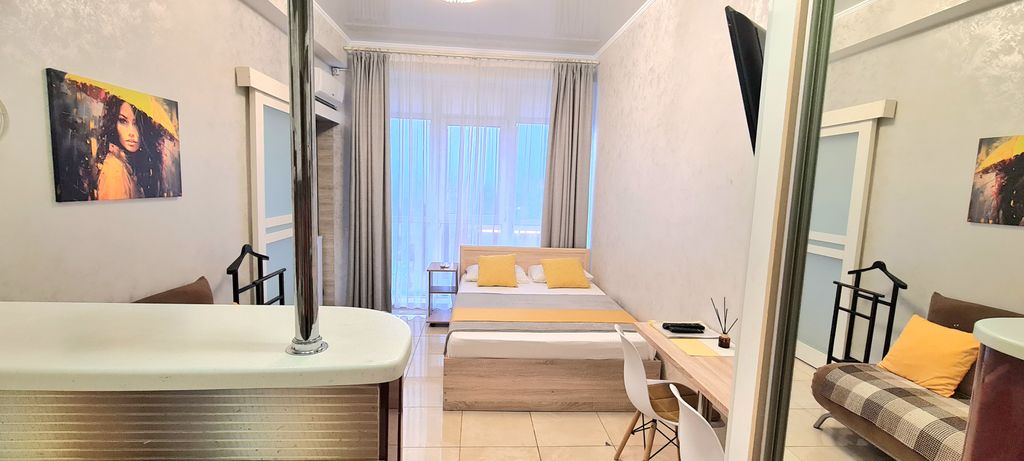 Апартаменты студия с видом на город и с мини-кухней