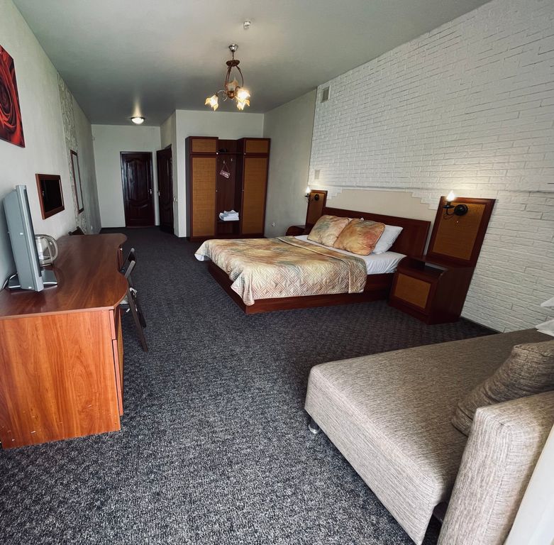 Трёхместный номер стандарт с видом на море