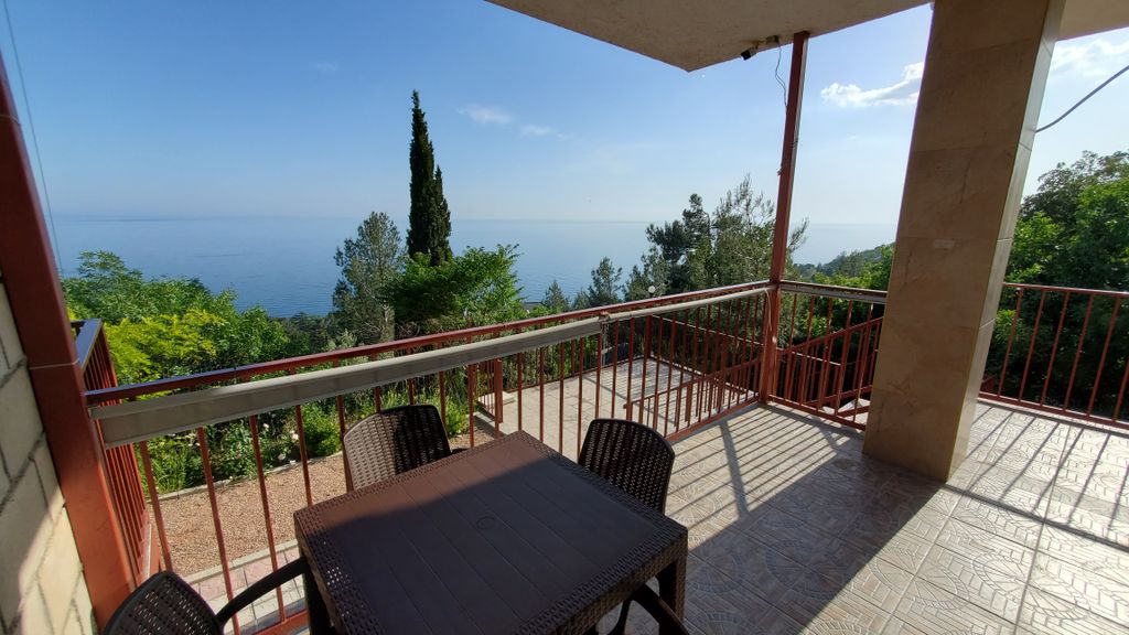 Четырёхместный номер Двухкомнатный люкс с кухней и отдельным входом (вид на море)