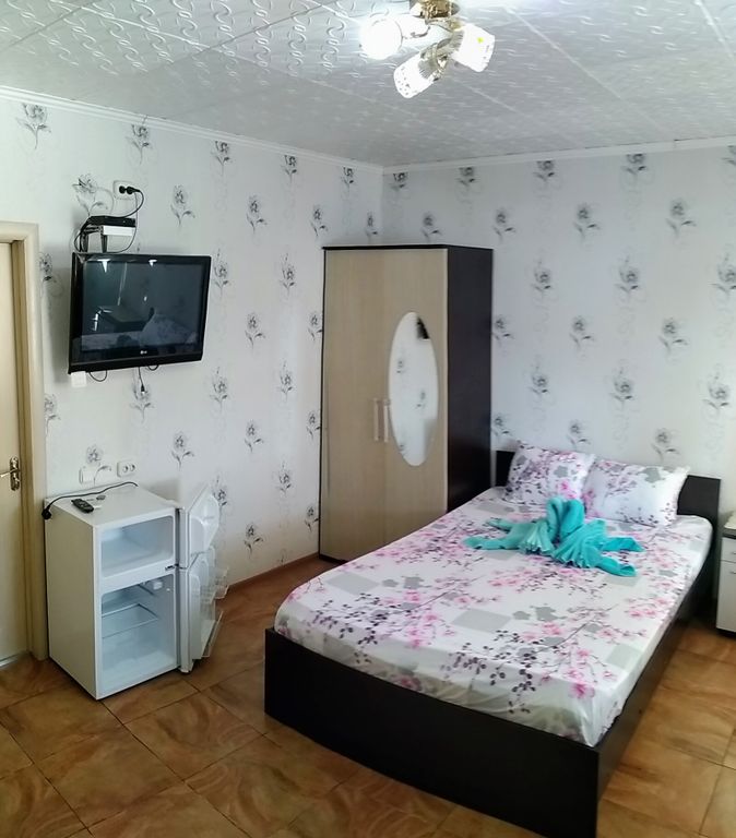 Трёхместный номер повышенной комфортности с балконом