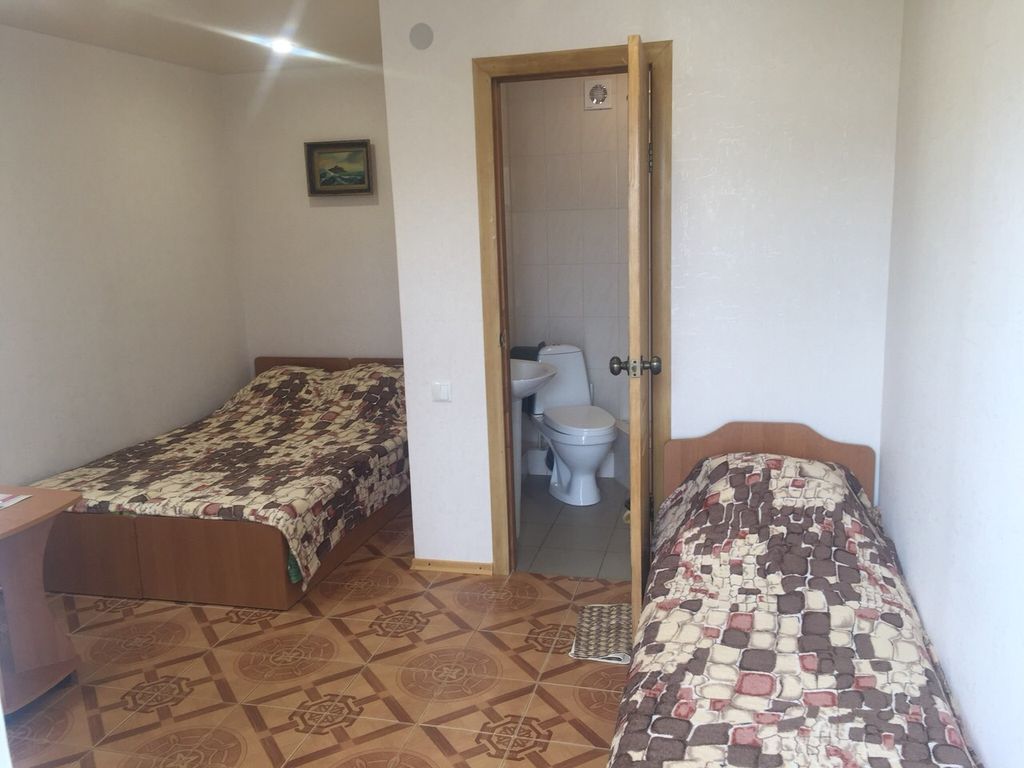 Трёхместный номер однокомнатный  1