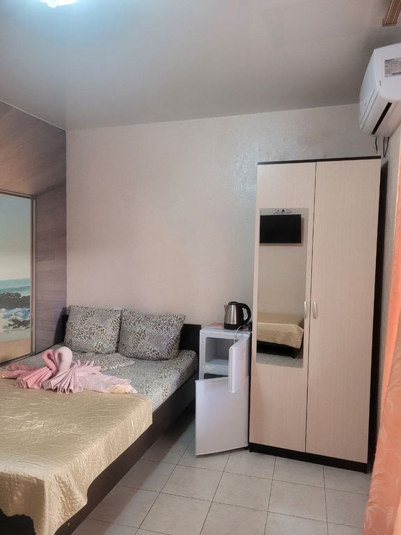 Трёхместный номер с удобствами первый этаж