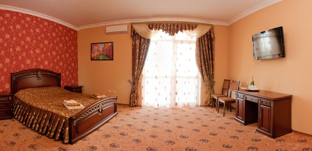 Двухместный номер с 1 кроватью Люкс улучшенный