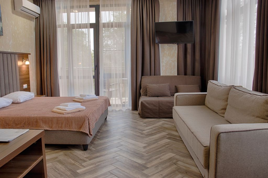 Двухместный номер с 1 кроватью Стандарт+ с балконом