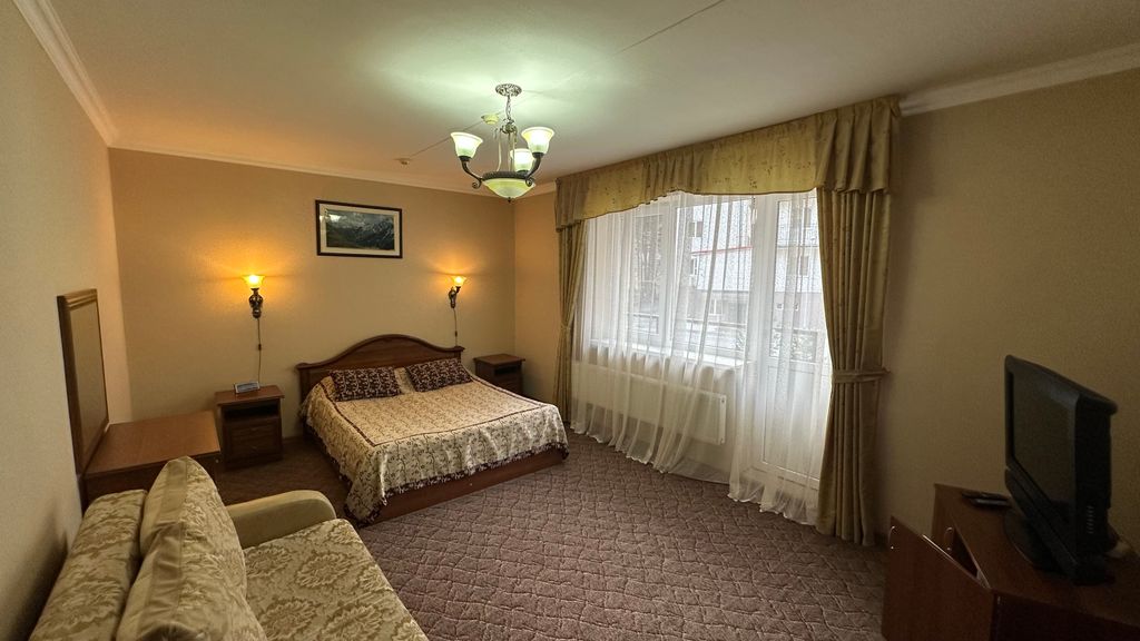 Двухместный номер с 1 кроватью джуниор сюит классический