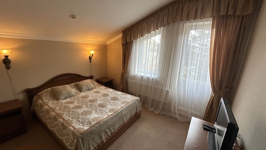 Двухместный номер с 1 кроватью джуниор сюит мансардный