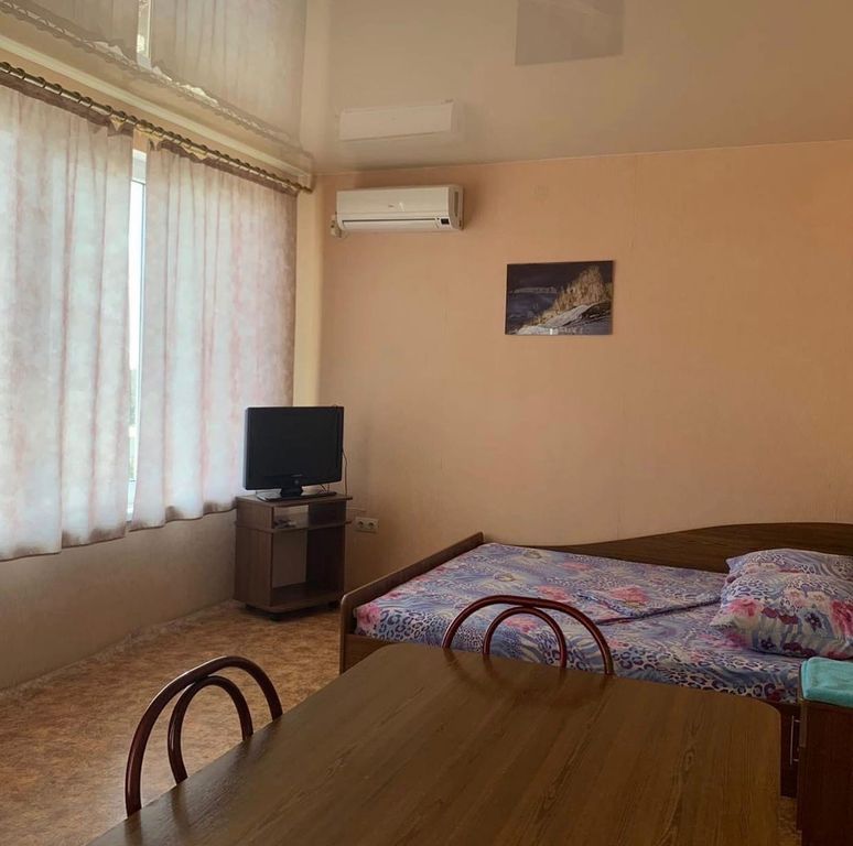 Трёхместный номер стандарт с видом на море