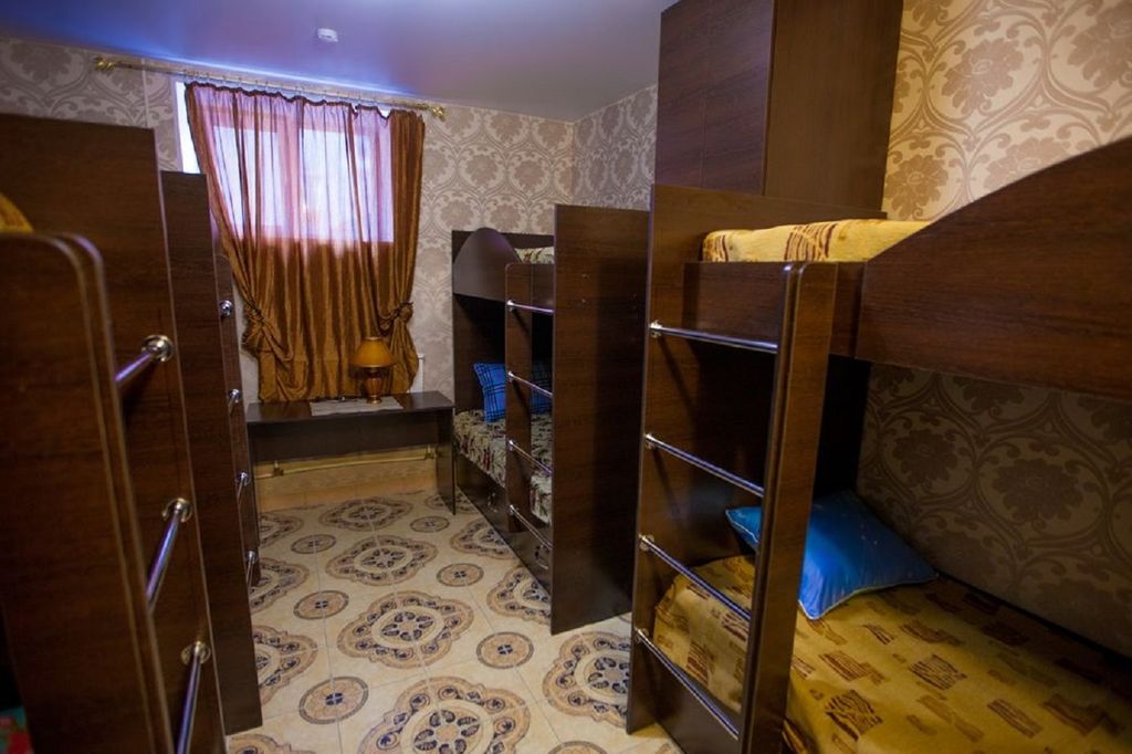 Многоместный мужской номер место-кровать в 8-местном