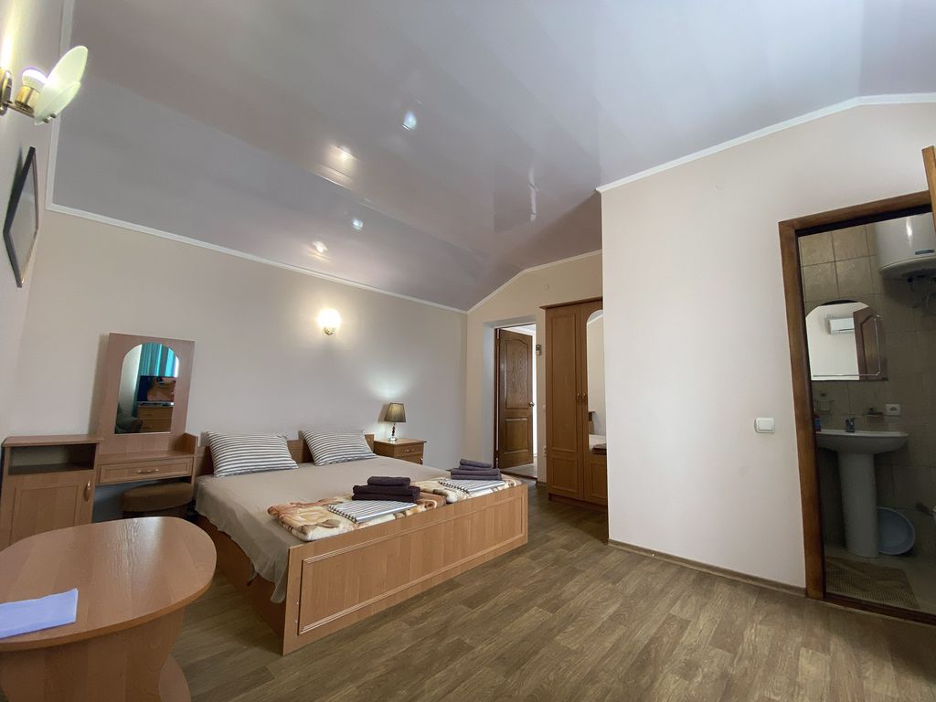 Семейный номер люкс с видом на горы