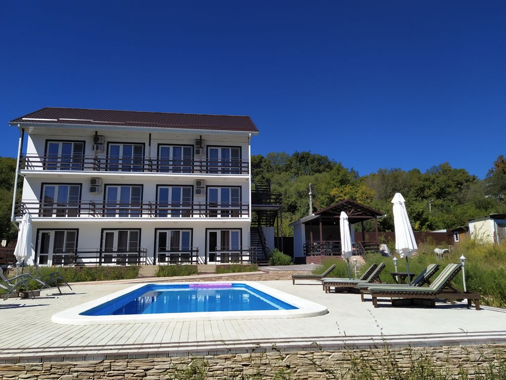 Трёхместный номер люкс