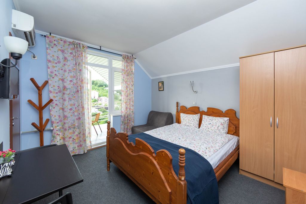 Двухместный номер с 2 отдельными кроватями с дополнительным местом (вид на горы)