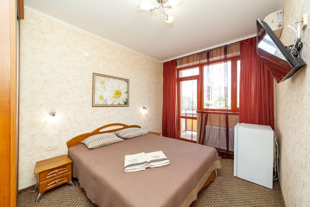 Двухместный номер с 1 кроватью улучшенный с видом на горы