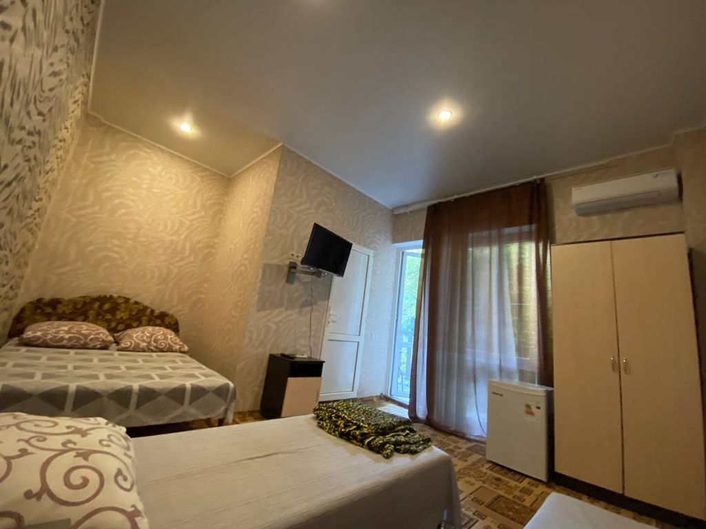 Четырёхместный номер улучшенный с видом на город