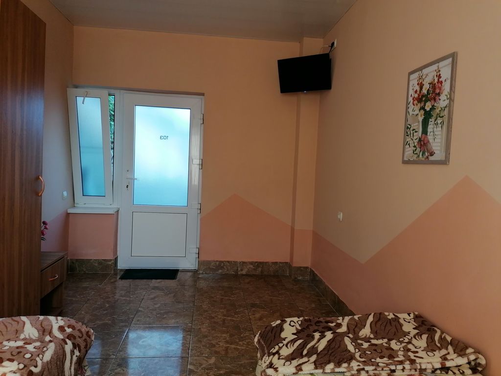 Двухместный номер с 2 отдельными кроватями эконом+ №103; 104