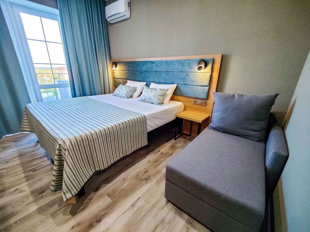 Трёхместный комфорт с балконом