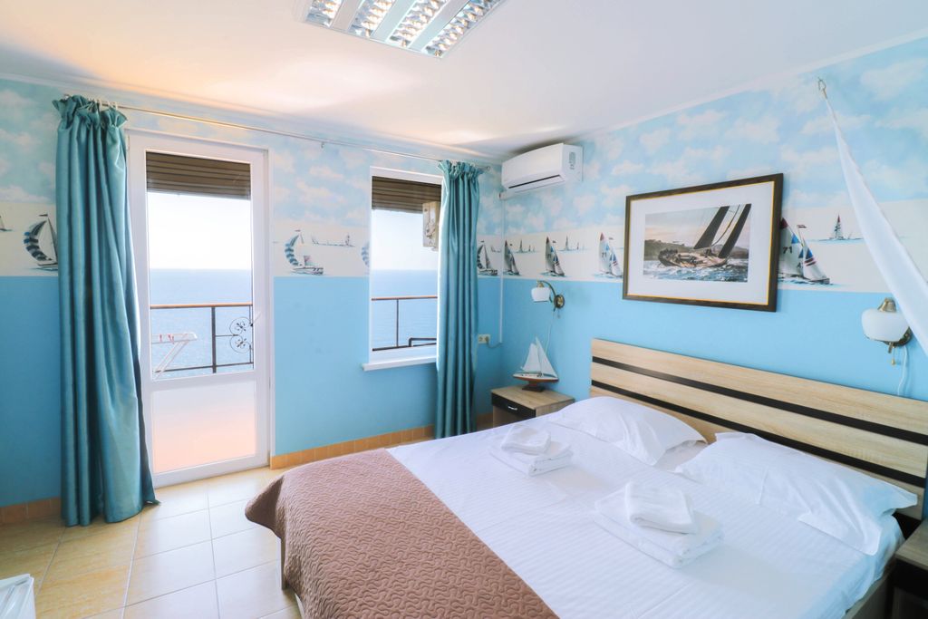 Двухместный номер с 1 кроватью с балконом и видом на море. Парус