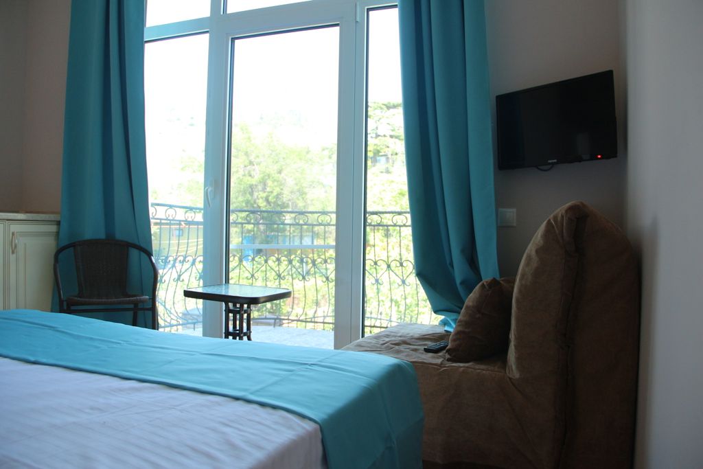 Четырёхместный номер Элитный уголок райского отдыха, люкс с видом на Кара-Даг