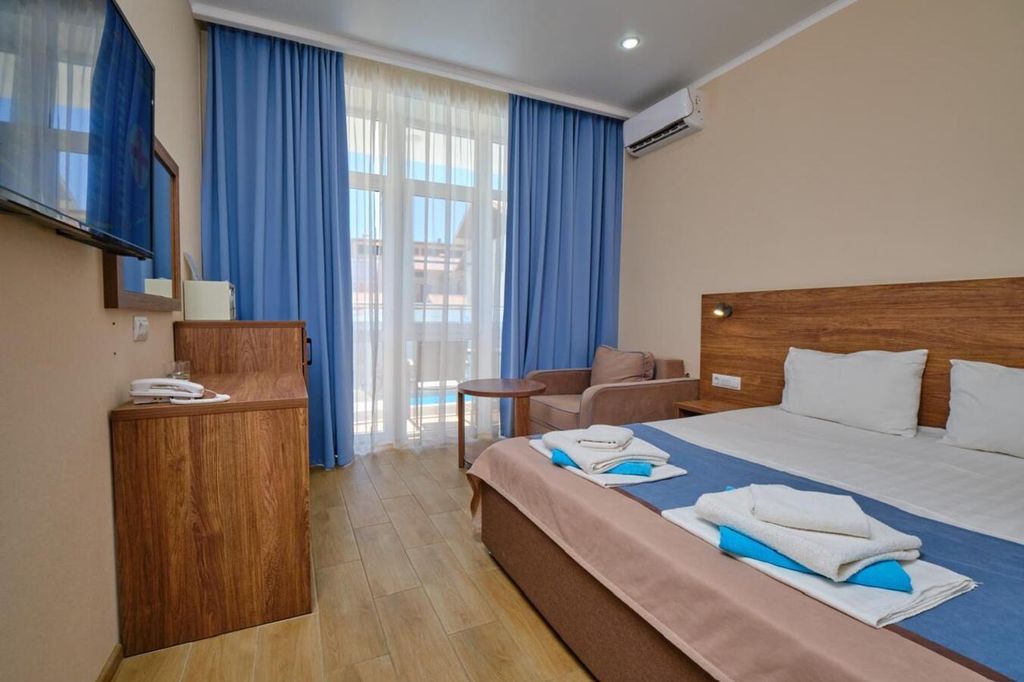 Четырёхместный номер 3. Сюит двухкомнатный