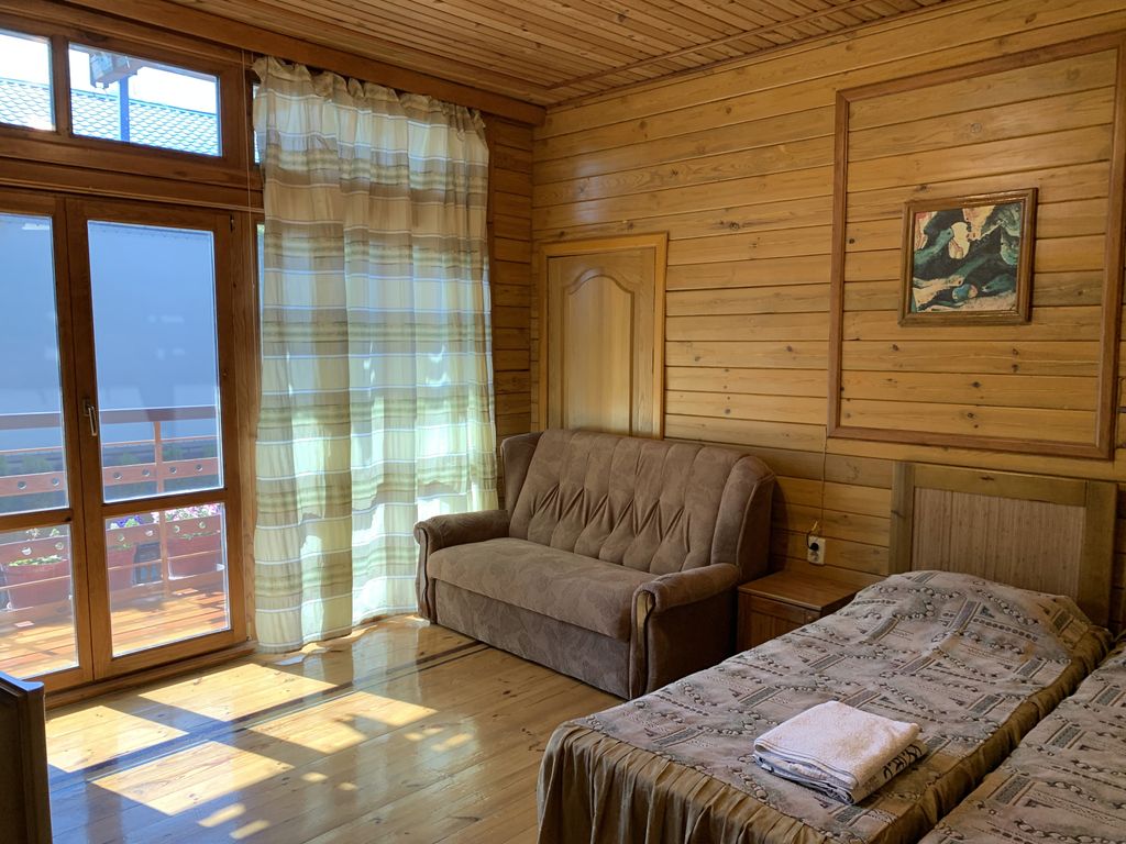 Двухместный номер с 2 отдельными кроватями однокомнатный полулюкс №6Б