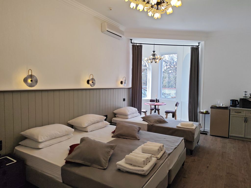 Трёхместный номер восток номер 5