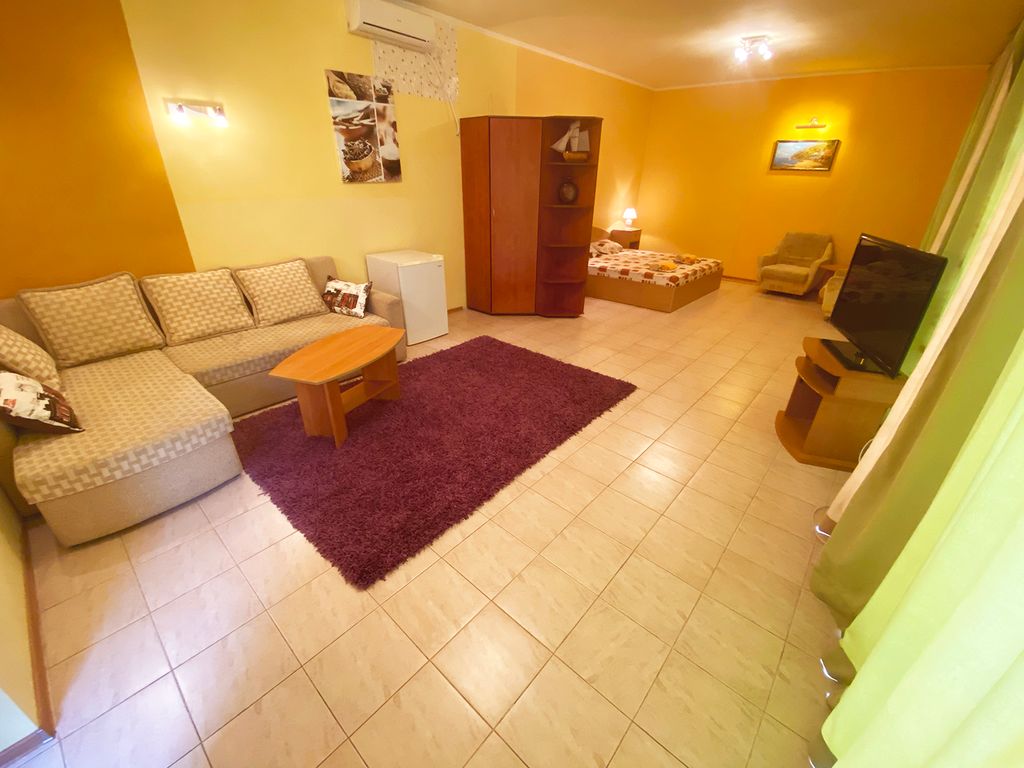 Семейный номер люкс-студия на первом этаже