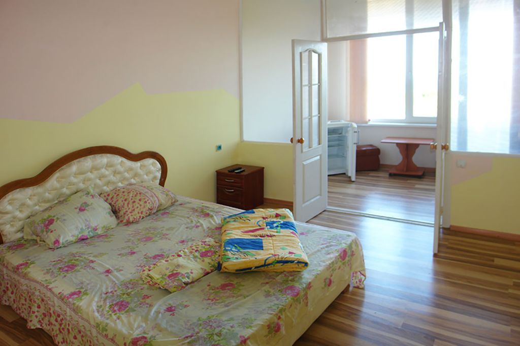 Семейный номер улучшенный с видом на море