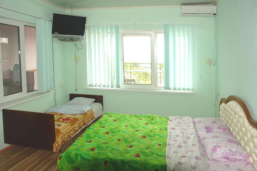 Семейный номер улучшенный с видом на море