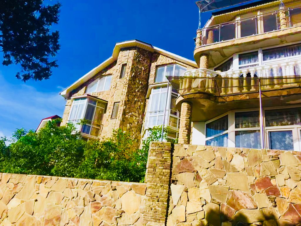 Дом четырехкомнатный