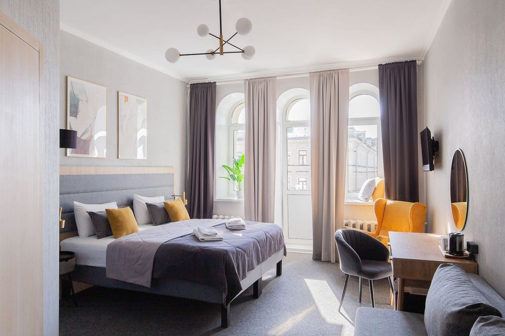 Двухместный номер с 1 кроватью Номер с балконом и видом на весь Невский проспект