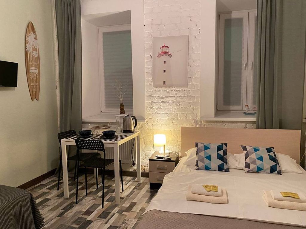 Двухместный номер с 1 кроватью и креслом-кроватью с собственной ванной комнатой в уютном миниотеле