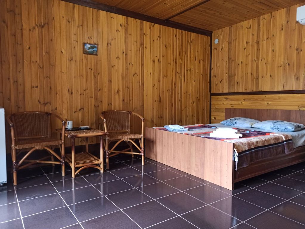 Трёхместный номер Стандартный номер  с 1 двухспальной и 1 односпальной кроватями