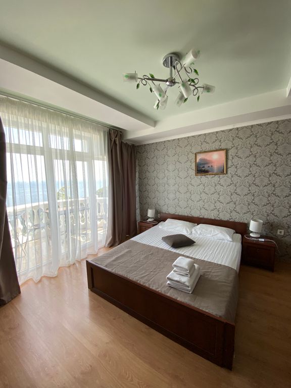 Семейный номер улучшенный с видом на море