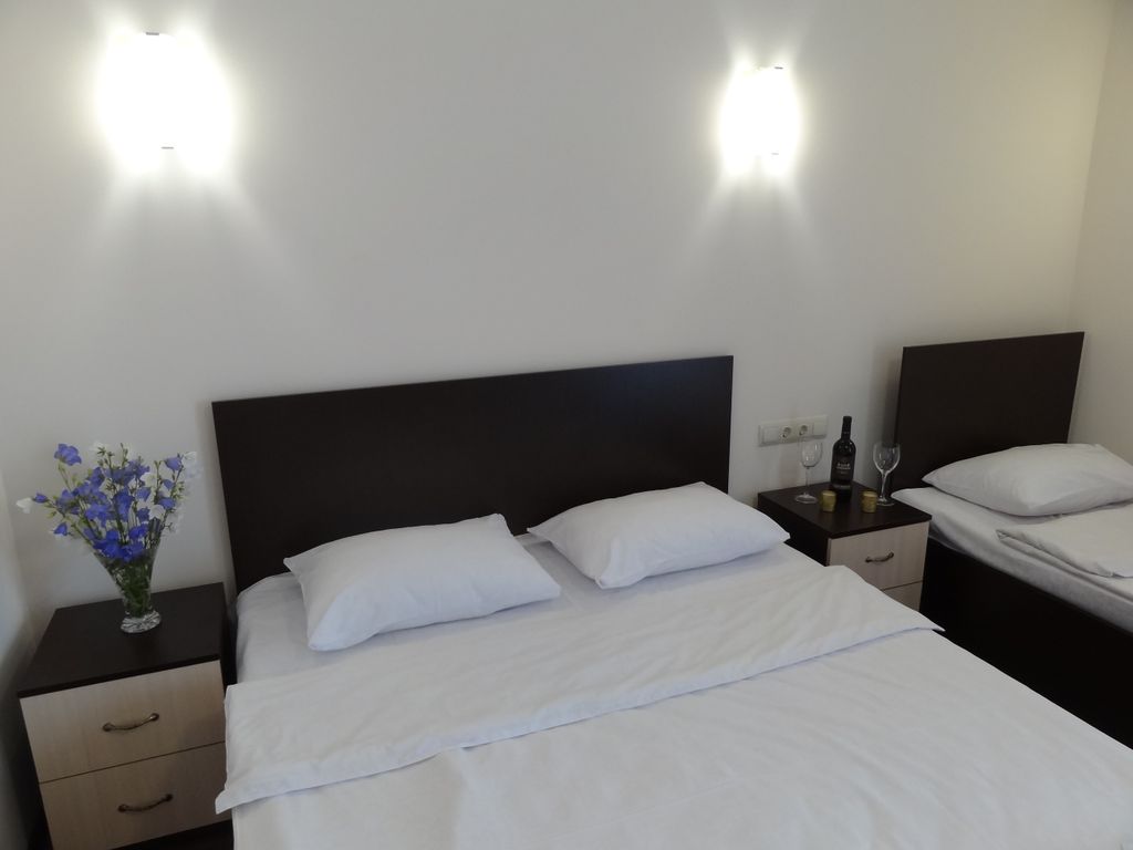 Трёхместный номер делюкс с балконом и видом на море