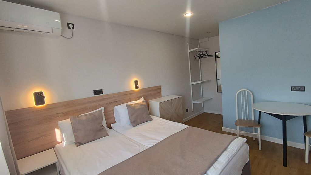 Апартаменты с балконом