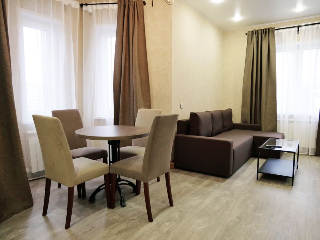 Четырёхместный номер люкс с кухней