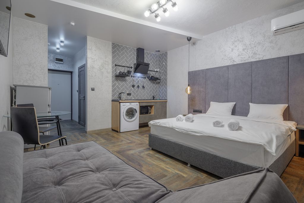 Апартаменты Полулюкс трёхместный с джакузи