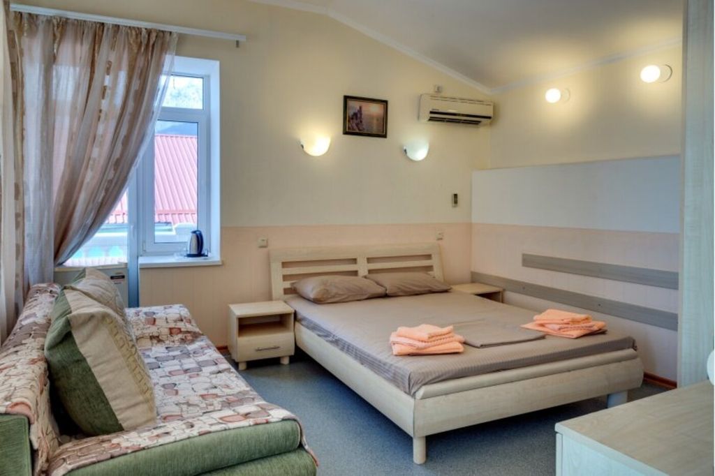 Четырёхместный номер 3 этаж Белый, полулюкс