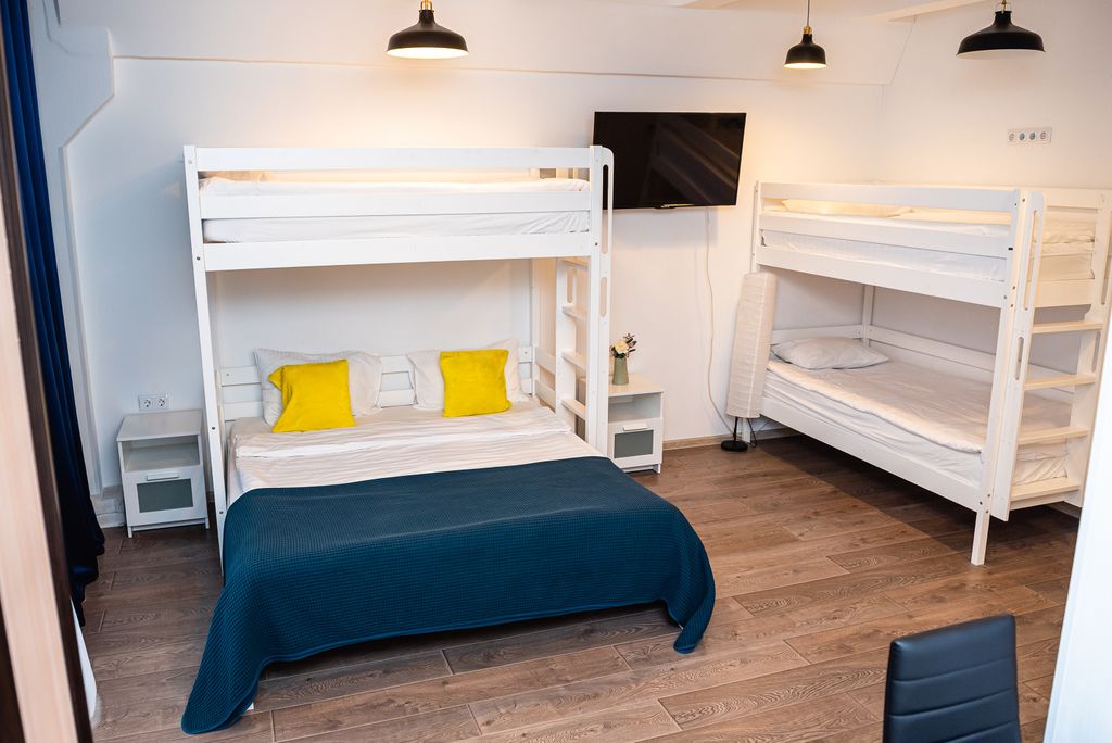 Семейный номер с собственной ванной комнатой