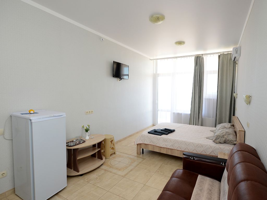 Семейный номер двухкомнатный люкс с видом на море