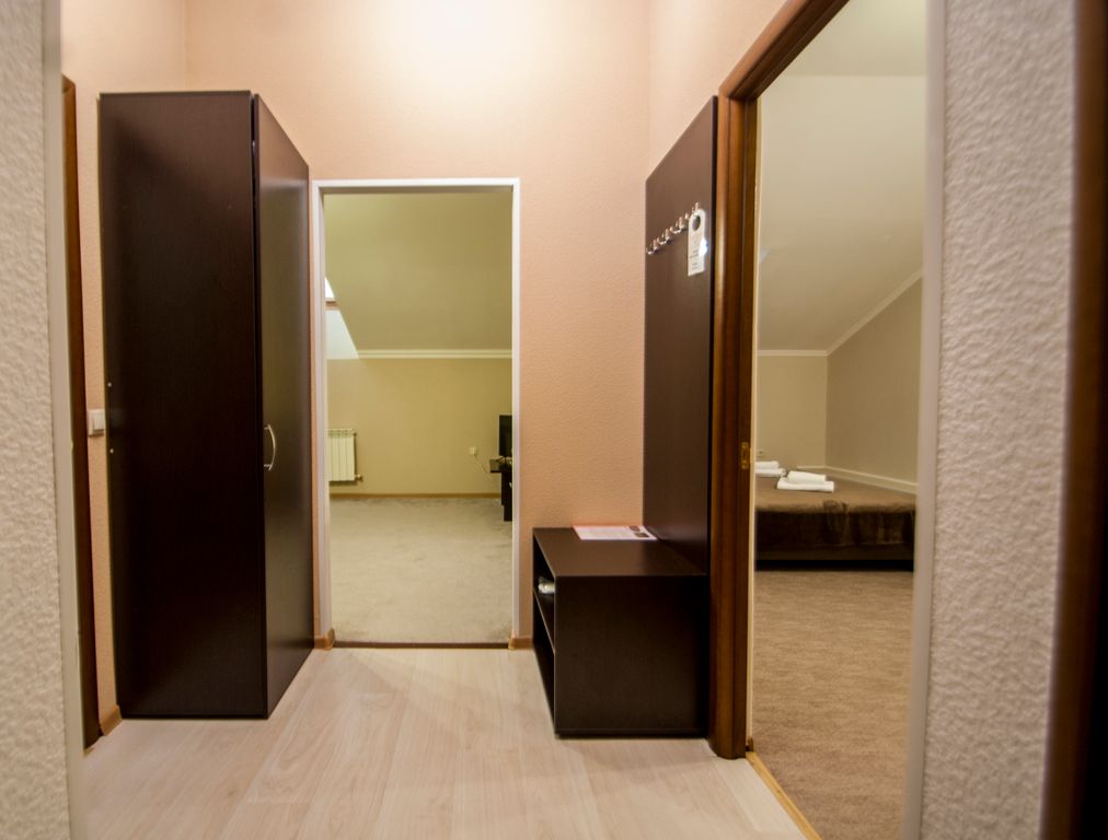 Трёхместный номер Улучшенный 2-х комнатный стандарт