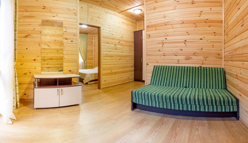 Четырёхместный номер двухкомнатный на 1 этаже