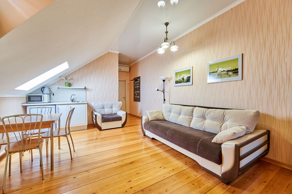 Четырёхместный номер 2-комнатный апарт с балконом