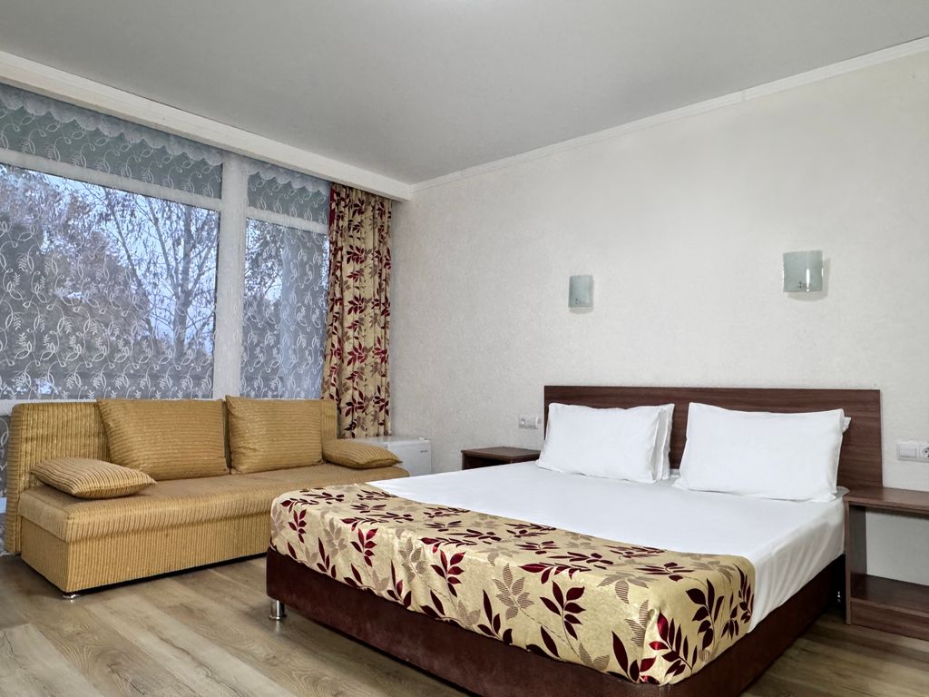 Четырёхместный номер комфорт с балконом